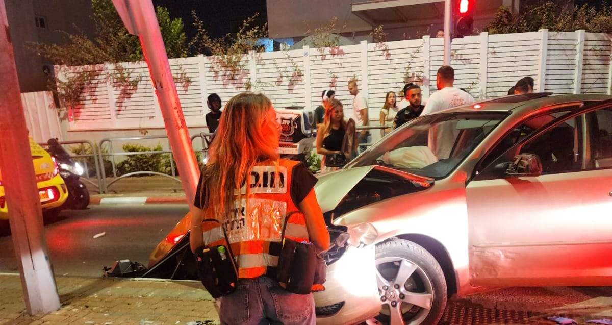זירת התאונה ברחוב גבעתי, צילום: איחוד הצלה