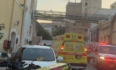 2 אמבולאנסים ואופנוע מד"א בזירת נפילת הנערות בראשון לציון, צילום: מד"א