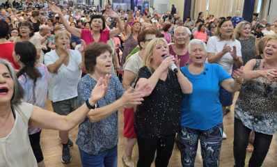 בני הגיל השלישי במסיבת ריקודים ושירה, צילום: עיריית ראשון לציון